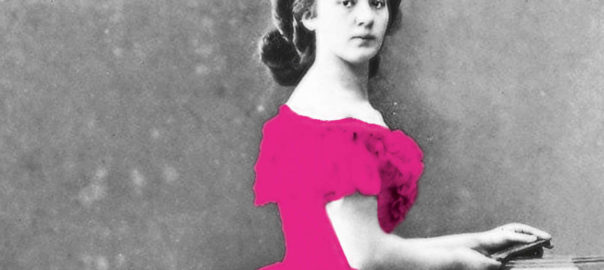 Bertha von Suttner mit pinkem Kleid